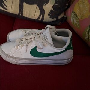 Nike Classic White and Green Shoes